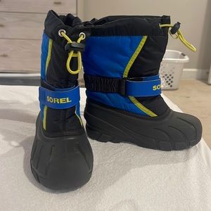 Sorel boys snow boots size 12